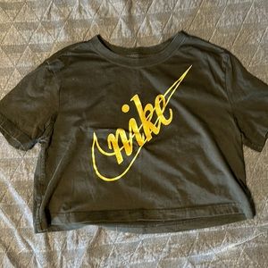 Nike Women’s TShirt. Black and Gold. Size S.